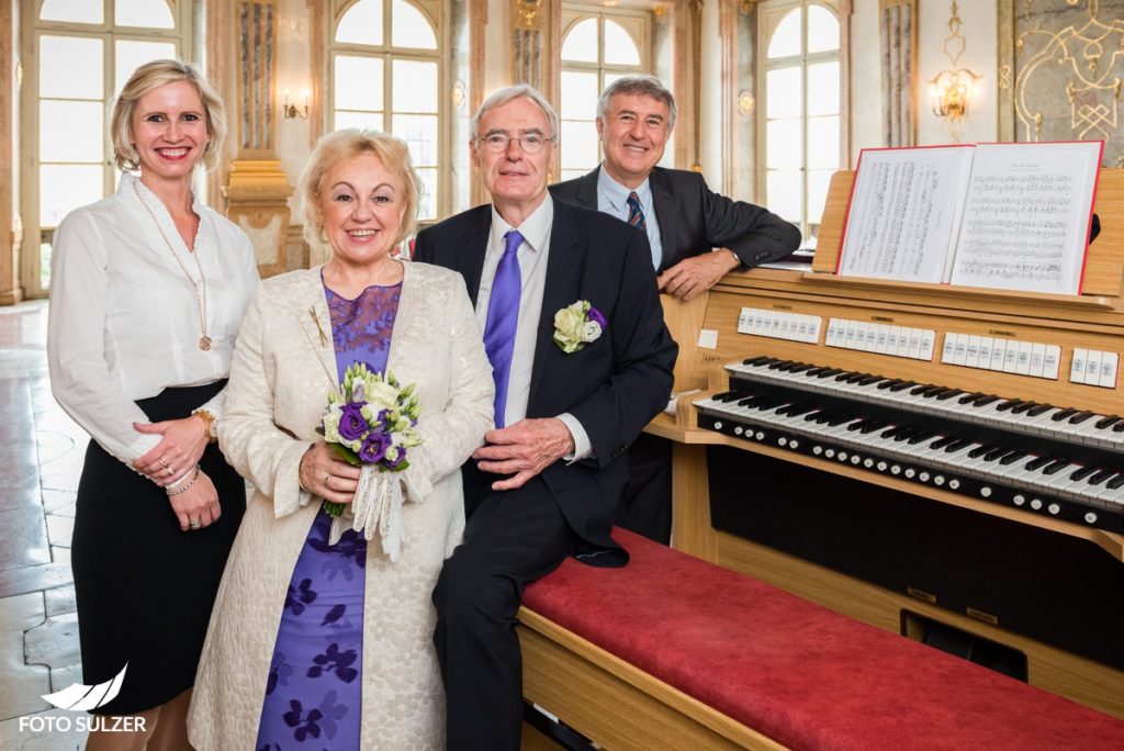 Standesbeamtin und Organist bei Hochzeit in Mirabell, Salzburg