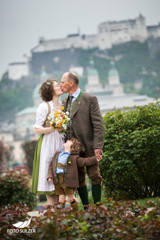 Mirabellgarten Hochzeitssession mit Kind